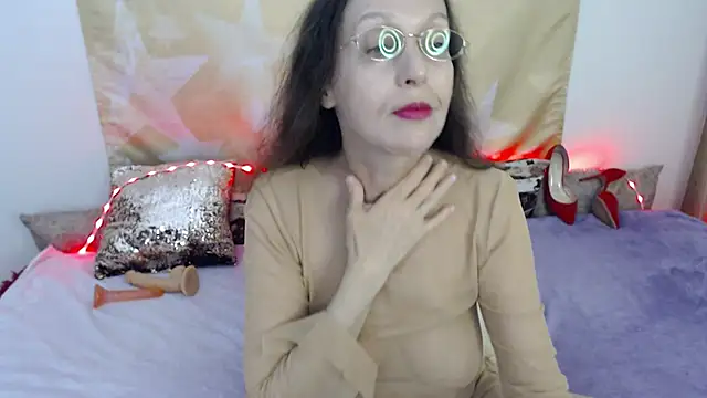 Snapshot of SylviaFoxy chatting on 05-15-26, 07:50 SylviaFoxy online show from 05-15-26, 07:50