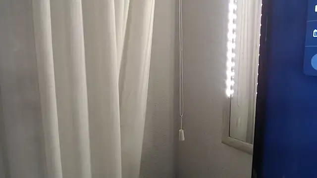 Snapshot of Chic_desire chatting on 03-29-26, 02:30 Chic desire online show from 03-29-26, 02:30