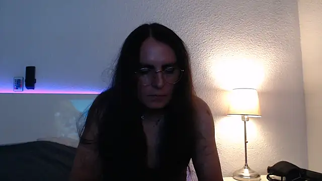 Snapshot of Chic_desire chatting on 06-02-26, 10:32 Chic desire online show from 06-02-26, 10:32