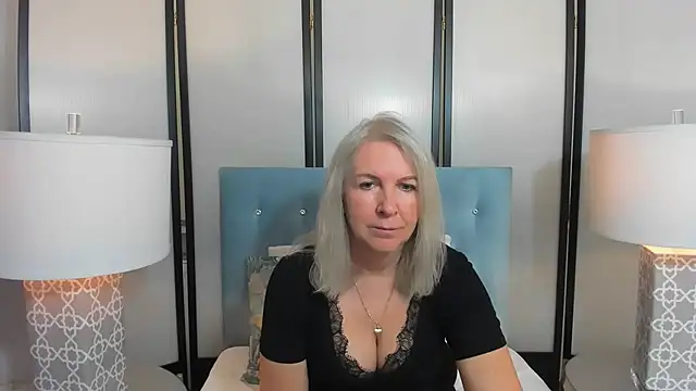 EricaTop online show from 10-19-25, 04:59