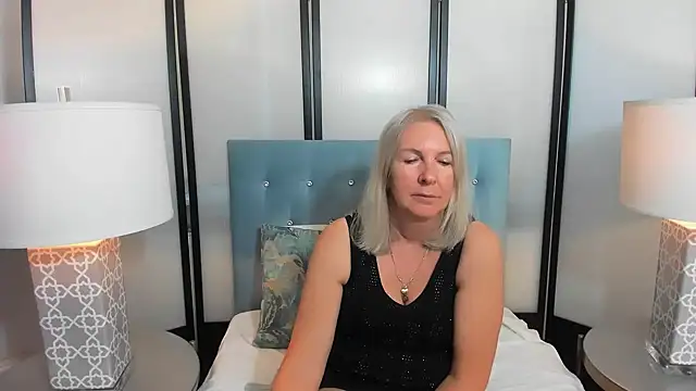 EricaTop online show from 09-15-25, 04:18