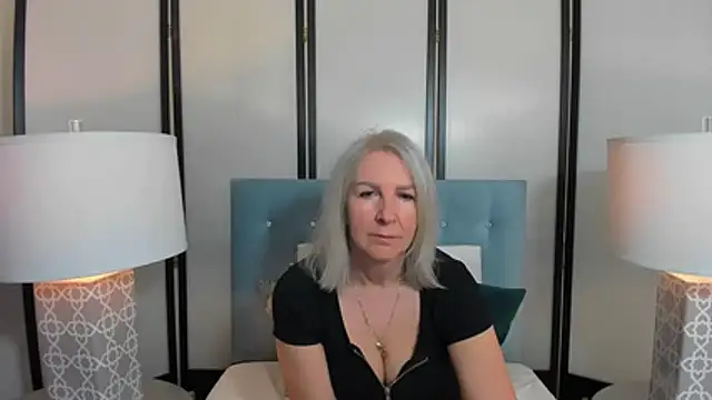 Snapshot of EricaTop chatting on 05-16-26, 04:55 EricaTop online show from 05-16-26, 04:55