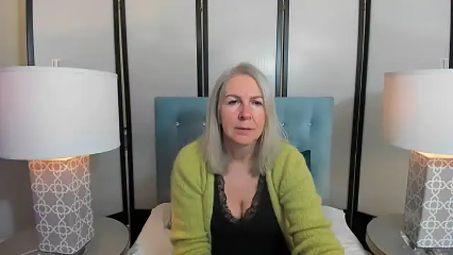 Snapshot of EricaTop chatting on 02-02-26, 06:29 EricaTop online show from 02-02-26, 06:29