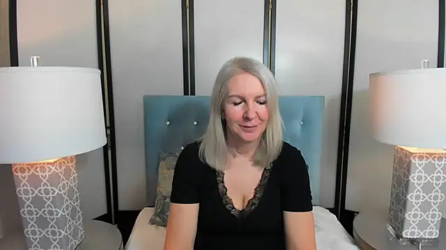 Snapshot of EricaTop chatting on 02-19-26, 09:34 EricaTop online show from 02-19-26, 09:34