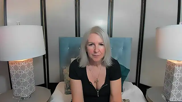 Snapshot of EricaTop chatting on 05-14-26, 08:50 EricaTop online show from 05-14-26, 08:50