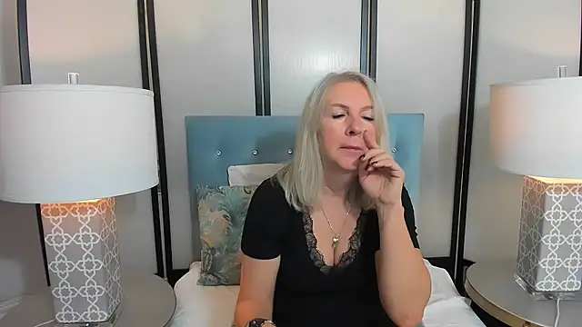 EricaTop online show from 10-26-25, 05:52