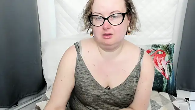 Snapshot of dirtyBonnie chatting on 05-21-26, 10:12 dirtyBonnie online show from 05-21-26, 10:12