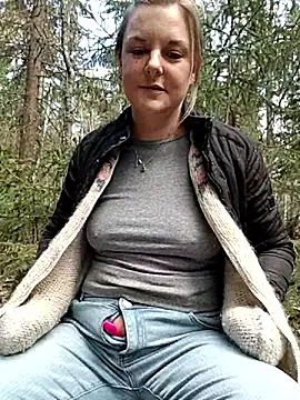 SwedishJennifer online show from 04-03-26, 12:00