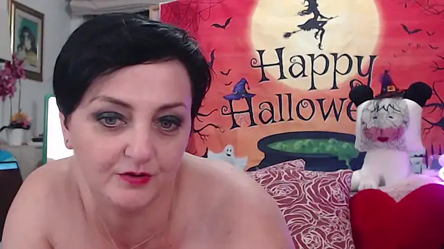 Snapshot of lucillabollente chatting on 10-18-25, 04:53 lucillabollente online show from 10-18-25, 04:53