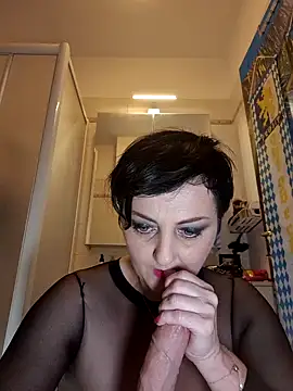 Snapshot of lucillabollente chatting on 09-25-25, 04:40 lucillabollente online show from 09-25-25, 04:40