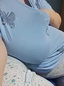 Snapshot of hotbbwAssxx chatting on 12-22-25, 06:08 hotbbwAssxx online show from 12-22-25, 06:08