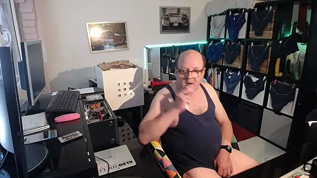 wankcellar online show from 09-18-25, 09:34