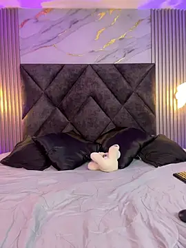 Zafira Alabi online show from 02-26-26, 04:07