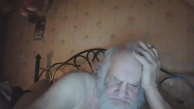 Snapshot of russtee chatting on 06-04-26, 04:17 russtee online show from 06-04-26, 04:17