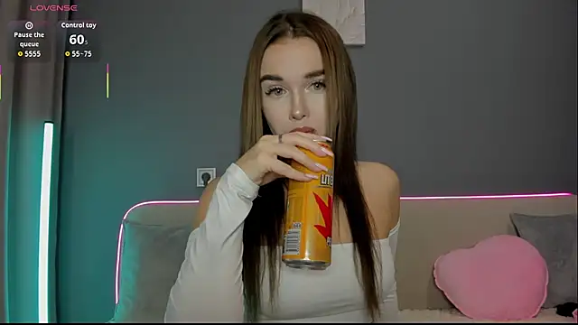 Malika Lisan online show from 03-04-26, 01:24