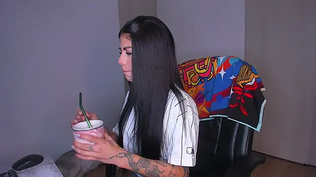 Snapshot of Lisegg_ chatting on 10-21-25, 10:03 Lisegg online show from 10-21-25, 10:03