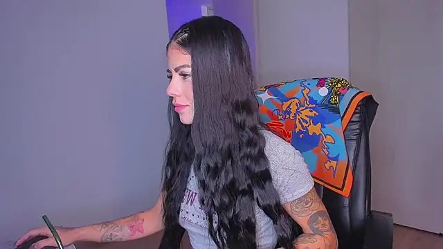 Snapshot of Lisegg_ chatting on 10-06-25, 01:34 Lisegg online show from 10-06-25, 01:34