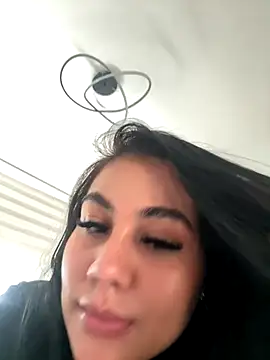 adrianalobo online show from 10-26-25, 09:48