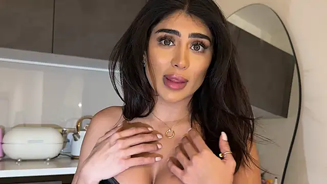 ArabicBarbie online show from 12-17-25, 11:54