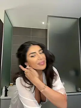 Snapshot of ArabicBarbie chatting on 02-01-25, 12:18 ArabicBarbie online show from 02-01-25, 12:18