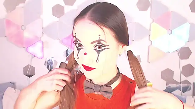 LexiKiss online show from 11-08-25, 10:35