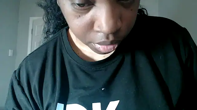 Snapshot of Sexymona1218 chatting on 09-15-25, 03:12 Sexymona1218 online show from 09-15-25, 03:12