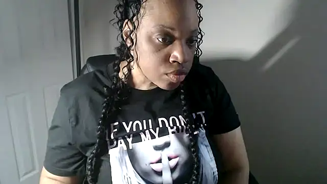Snapshot of Sexymona1218 chatting on 05-04-26, 10:56 Sexymona1218 online show from 05-04-26, 10:56