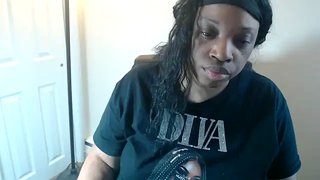 Snapshot of Sexymona1218 chatting on 04-19-26, 07:38 Sexymona1218 online show from 04-19-26, 07:38