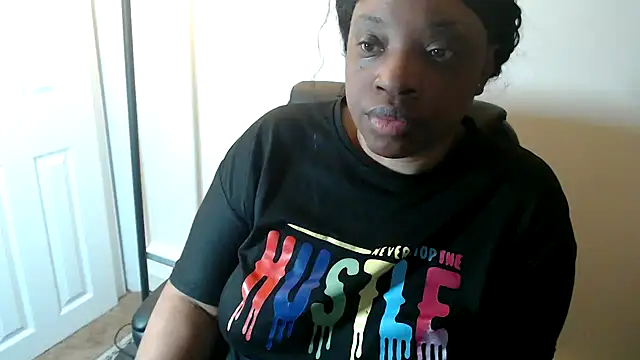 Snapshot of Sexymona1218 chatting on 05-14-26, 08:33 Sexymona1218 online show from 05-14-26, 08:33