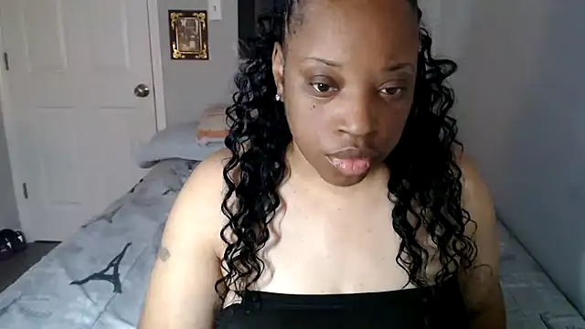 Snapshot of Sexymona1218 chatting on 10-12-25, 02:51 Sexymona1218 online show from 10-12-25, 02:51