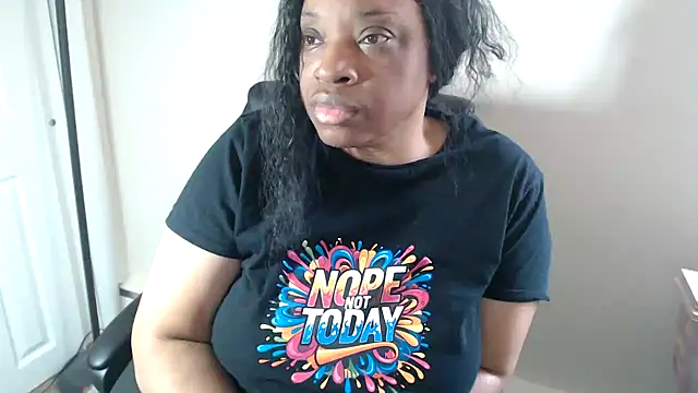 Sexymona1218 online show from 04-13-26, 02:21