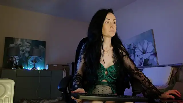 lara heaven online show from 11-10-25, 07:24