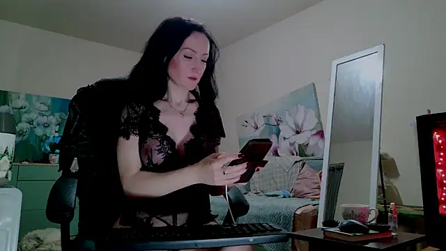 lara heaven online show from 12-23-25, 10:14