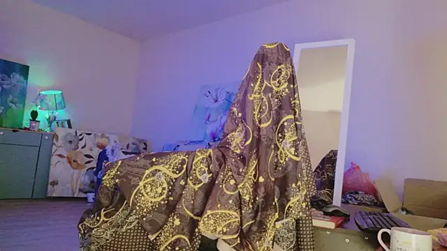 lara heaven online show from 04-13-26, 05:55