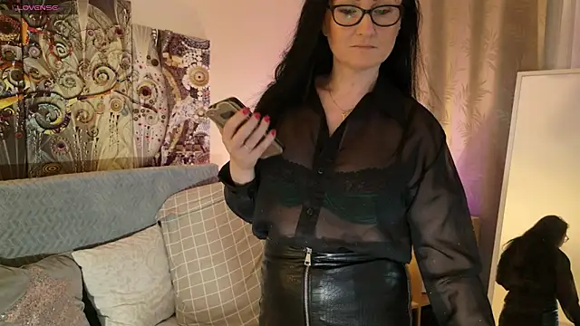 lara heaven online show from 03-18-25, 07:55