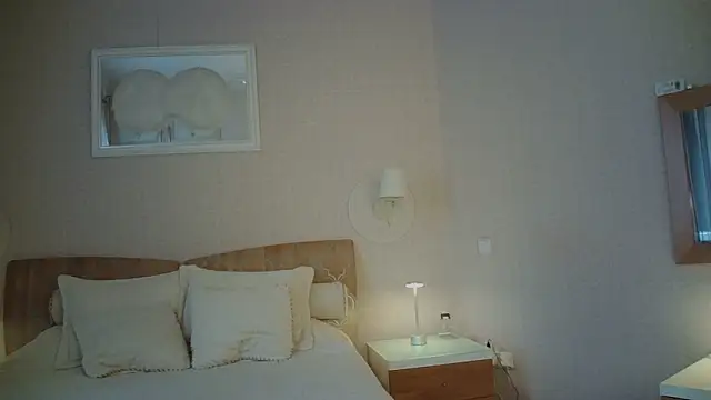 Luna Hoty online show from 12-01-25, 11:00