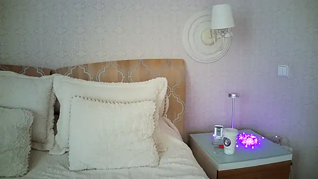 Snapshot of Luna_Hoty chatting on 03-07-25, 11:40 Luna Hoty online show from 03-07-25, 11:40