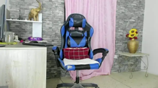 Snapshot of devorah_soto chatting on 05-05-26, 01:19 devorah soto online show from 05-05-26, 01:19