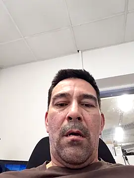 Snapshot of dick81 chatting on 05-06-26, 11:47 dick81 online show from 05-06-26, 11:47