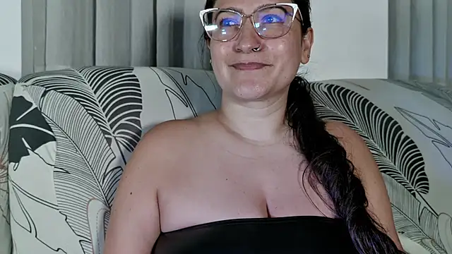 DeesseLuxure online show from 04-08-26, 03:41