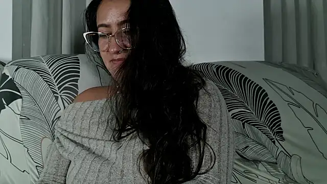 DeesseLuxure online show from 04-18-26, 04:48