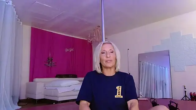 Snapshot of Sweet-Ginger chatting on 10-12-25, 03:57 Sweet-Ginger online show from 10-12-25, 03:57