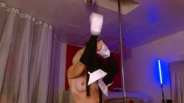 Snapshot of Sweet-Ginger chatting on 09-17-25, 07:16 Sweet-Ginger online show from 09-17-25, 07:16