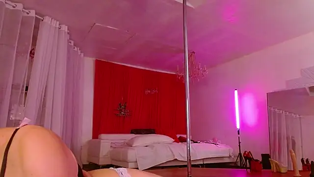 Snapshot of Sweet-Ginger chatting on 09-14-25, 03:56 Sweet-Ginger online show from 09-14-25, 03:56