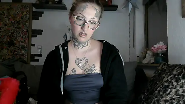 RoxxyInk online show from 02-08-26, 02:31