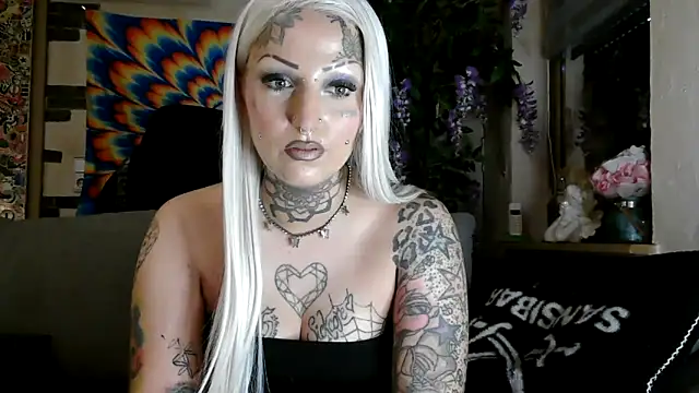 Snapshot of RoxxyInk chatting on 09-10-25, 07:29 RoxxyInk online show from 09-10-25, 07:29