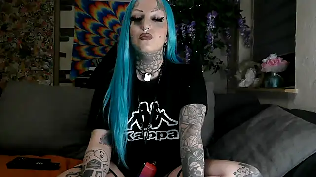 Snapshot of RoxxyInk chatting on 03-11-25, 12:00 RoxxyInk online show from 03-11-25, 12:00
