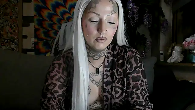 RoxxyInk online show from 11-19-25, 10:54