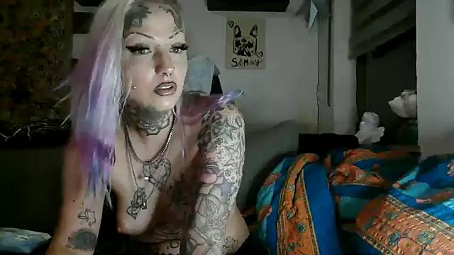 Snapshot of RoxxyInk chatting on 05-26-26, 11:47 RoxxyInk online show from 05-26-26, 11:47