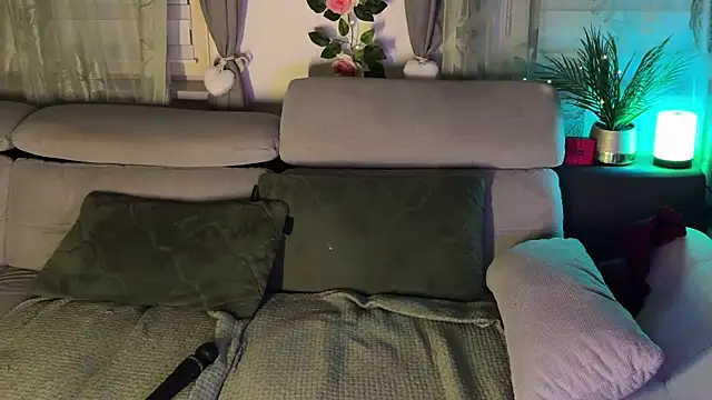 Snapshot of Monageil chatting on 10-03-25, 12:25 Monageil online show from 10-03-25, 12:25